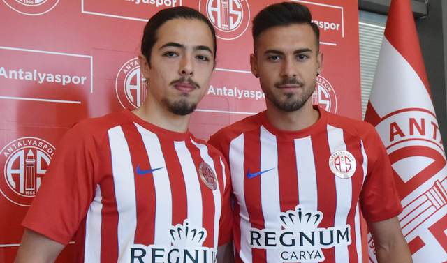 Antalyaspor'dan iki genç futbolcuya beşer yıllık sözleşme - Resim: 0