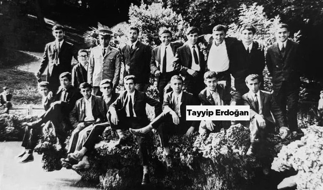 Cumhurbaşkanı Erdoğan'ın ilk kez ortaya çıkan siyah-beyaz fotoğrafları - Resim: 2