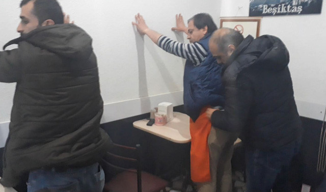 Tantuniciye film gibi operasyon! Üstünden çıkanlar pes dedirtti!  - Resim: 1