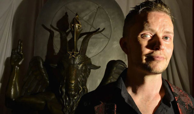 Satanist Tapınak liderinden olay açıklama!Trump şuursuz bir ahmak - Resim: 1