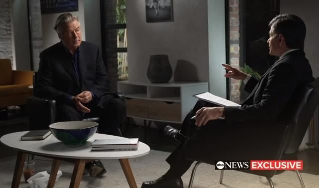 Görüntü yönetmenini yanlışlıkla öldüren Alec Baldwin: Tetiğe ben basmadım - Resim: 2