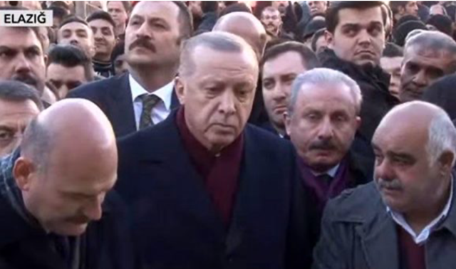 Erdoğan Elazığ'da katıldığı cenaze namazında gözyaşlarını tutamadı - Resim: 0