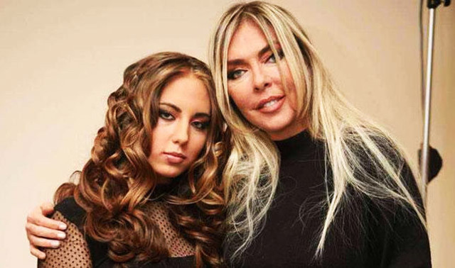 Ian kasırgası Ahu Tuğba'yı da vurdu evi arabası sular altında kaldı durum çok fena! - Resim: 1