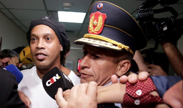 Ronaldinho'nun cezası belli oldu! İşte cezaevinden ilk görüntüsü - Resim: 1
