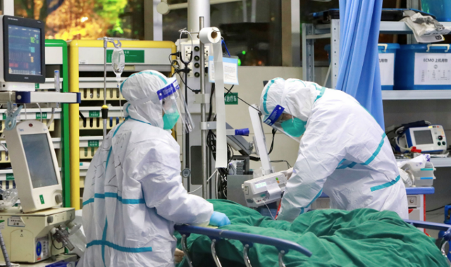 Kadın kasten öksürdü! Koronavirüs korkusu 35 bin dolarlık ürünü çöpe attırdı - Resim: 1