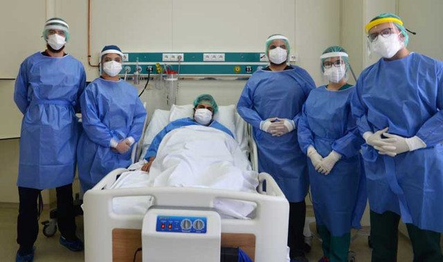 Ankara'da koronavirüsü yenen kadının yoğun bakımdan çıkarken ilk sözü bu oldu - Resim: 0