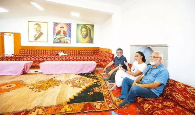 Erdoğan'ın cemevi ziyaretinde resimler neden değişti Hande Fırat Alevi dedesine sordu - Resim: 0