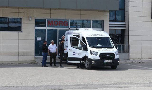 Kan donduran olay! Antalya'da anne 36 günlük bebeğini 2. kattan attı - Resim: 1