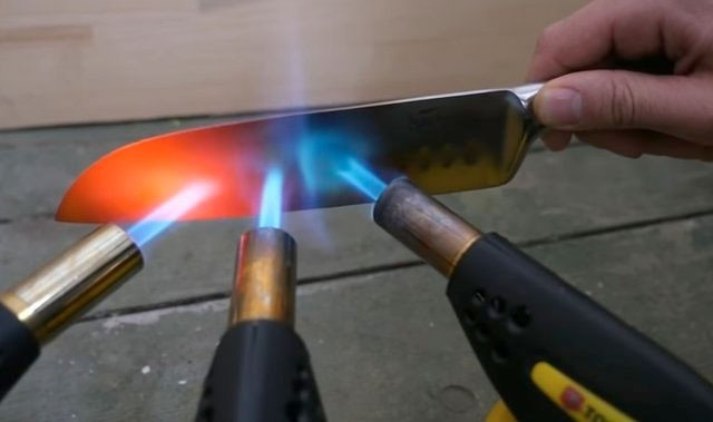 Herşeyi kızgın bıçakla kesti bakın ne oldu - Resim: 1