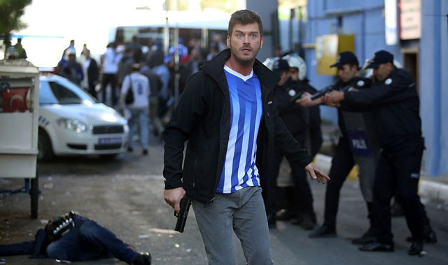 Çarpışma'nın bacak sahnesine tepki yağdı! Kimse düşünemedi mi - Resim: 1