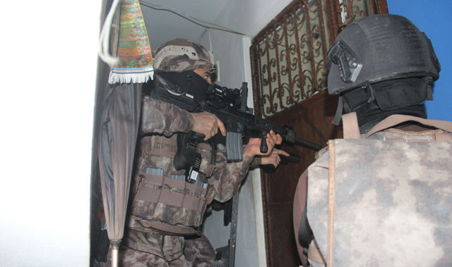 Terör örgütü HTŞ'ye şafak operasyonu! 300 polis katıldı  - Resim: 1