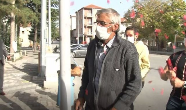 Afyonkarahisar'da ilginç olay! Maskeyi doğru takanlar para veriliyor - Resim: 3