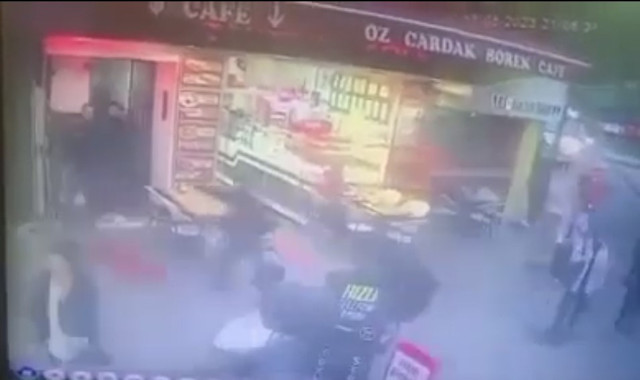 İstanbul’da kafeteryada silahlı saldırı: Gençlere kurşun yağdırdı! Yaralılar suç makinesi çıktı - Resim: 0
