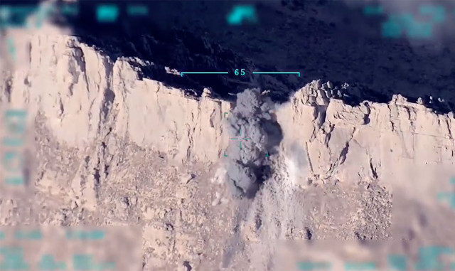 Kandil'deki terör yuvaları işte böyle vuruldu! Asos'ta PKK'nın toplantı yeri imha edildi - Resim: 0