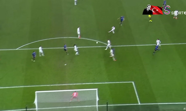 Hakan Çalhanoğlu süper gol attığı maçta ilki yaşadı - Resim: 0