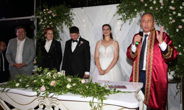 Meral Akşener, Çanakkale’de nikah şahidi oldu - Resim: 0