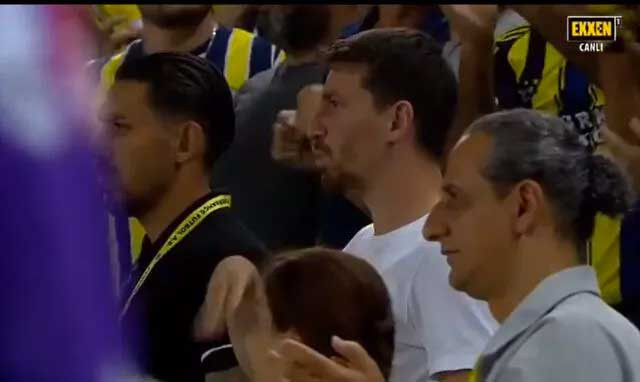 Lincoln Henrique müthiş sol ayağıyla attığı gol sonrası Mert Hakan'ın tepkisi gündem oldu - Resim: 0