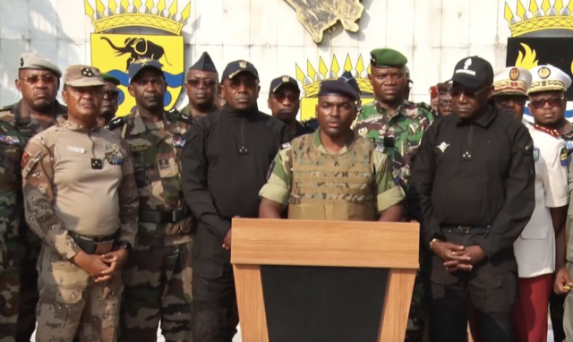 Gabon'da darbecilerin alıkoyduğu Cumhurbaşkanı Ali Bongo serbest bırakıldı - Resim: 0