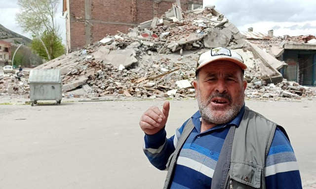 Depremde ağır hasar almıştı! Kahramanmaraş'ta 4 katlı bina yerle bir oldu - Resim: 0