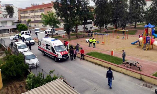 Kucağındaki bebeği öldürmekle tehdit etti - Resim: 0