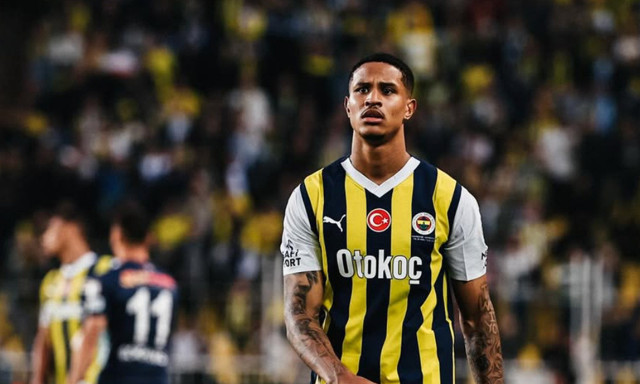 Fenerbah&ccedil;e'de bir ayrılık daha! Bug&uuml;n İtalya'ya u&ccedil;uyor - Resim: 1