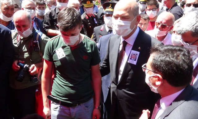 Süleyman Soylu Şehit Fatih Manga’yı son yolculuğuna uğurladı - Resim: 0