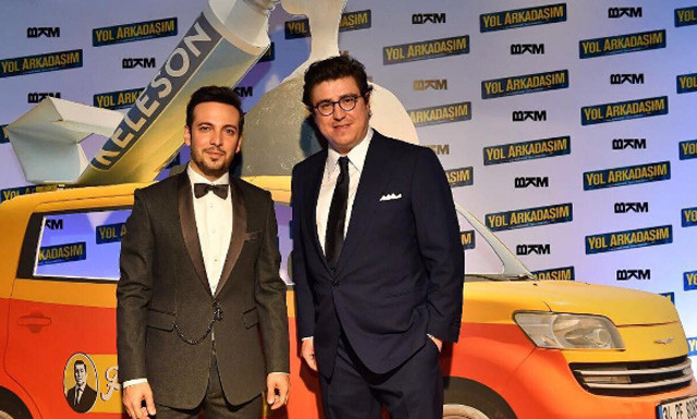 Eser Yenenler öyle bir şey yaptı ki herkes dondu kaldı bu kadarına da pes! - Resim: 2