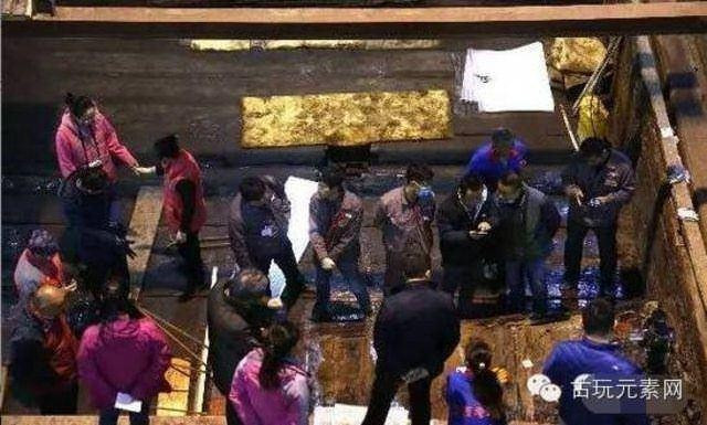 2 bin yıllık mezarı açtılar içinden çıkan akıl alır değil - Resim: 3