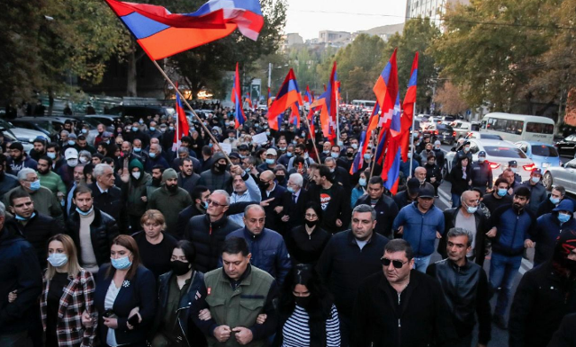 Muhtıra alan Nikol Paşinyan'dan ordu ile ilgili dikkat çeken açıklamalar - Resim: 0