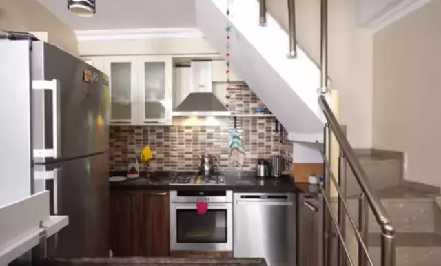 Oyuncu Settar Tanrıöğen İstanbul'da yaşadığı evi anlattı! Meğer köfte ekmek satıyormuş... - Resim: 1