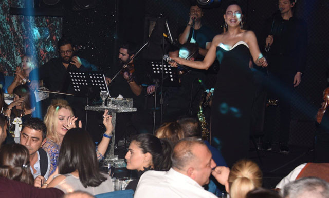 Seda Sayan ayrıldık dediği sevgilisiyle konserde yakalandı - Resim: 4