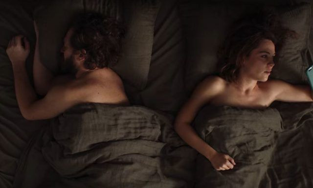 TV8 Kırmızı Oda dizisinin Tülin Özen'i Bir Başkadır'daki yarı çıplak yatak sahnesiyle olay! - Resim: 4