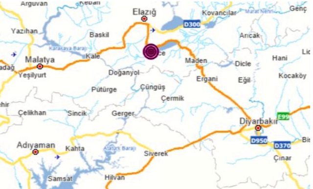 Kemal Kılıçdaroğlu Elazığ'da açıklama yaparken depreme yakalandı - Resim: 0