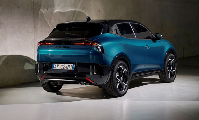 Alfa Romeo Junior yılın otomobili ödüllerinde 7 finalist arasına girdi - Resim: 0