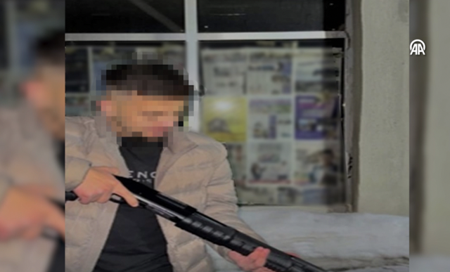 Sosyal medyada silahlı fotoğraf paylaşan 4 kişi gözaltına alındı - Resim: 2