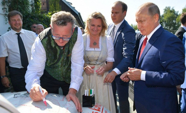 Putin'le dansı olay olmuştu Avusturya eski dışişleri bakanının yeni görevi bakın ne oldu! - Resim: 1