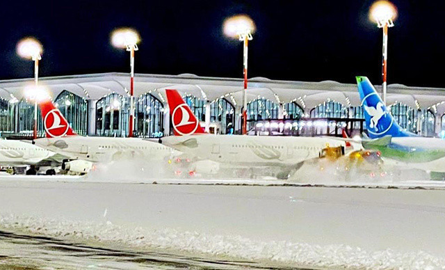 İstanbul'da yoğun kar yağışı seferleri iptal ettirdi THY'nin iptal olan seferleri - Resim: 0