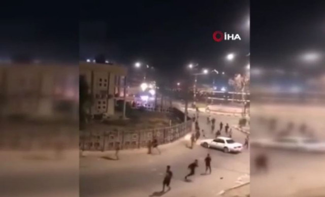 Irak'ta protestolar çığrından çıkmaya başladı! Valilik binasını ateşe verdiler - Resim: 0