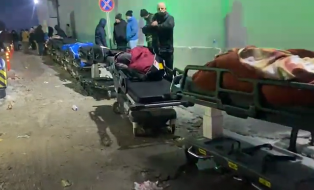 Hastane önünde cenazeler sıra sıra! Burası Elbistan Devlet Hastanesi, teslim edilmeyi bekliyorlar - Resim: 0