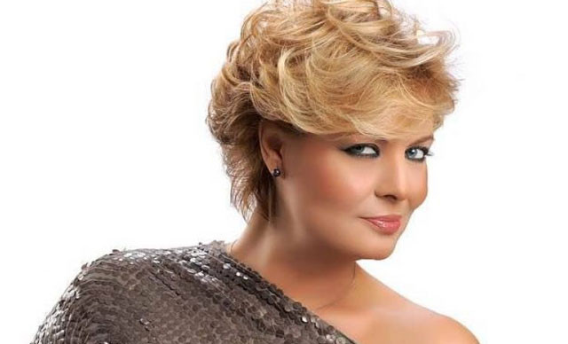 Müşerref Akay canlı yayında o siyasetçiye öpücük yolladı!  - Resim: 4