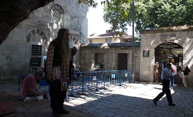 Zabıta yasaklamıştı! Beyazıt'ın sembol ismi çareyi bakın nasıl buldu - Resim: 2