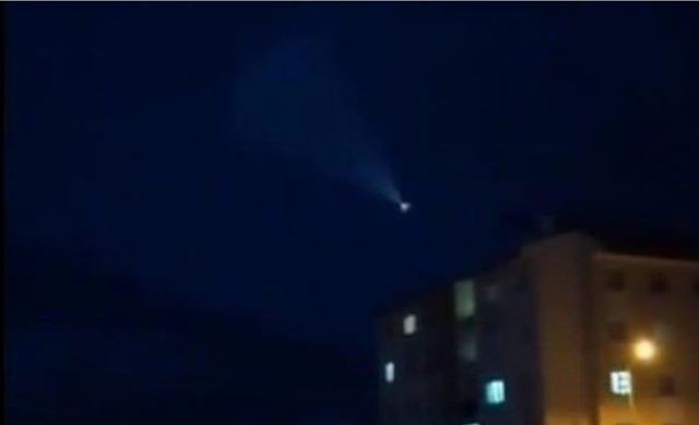 Van'da heyecanlandıran görüntü! Aniden ortaya çıkan ışıklı cisim - Resim: 0