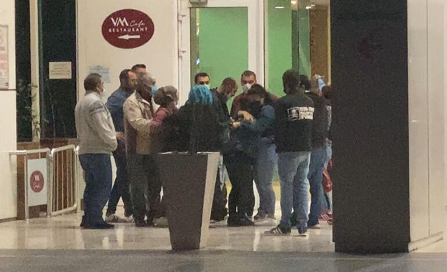 Eşiyle tartıştı çocuklarının önünde öldürdü - Resim: 0