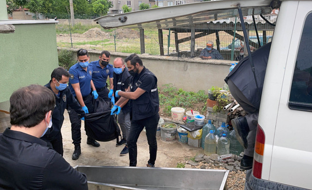 Edirne'de oğlu ölü bulunan anne haberi alınca kahroldu - Resim: 0
