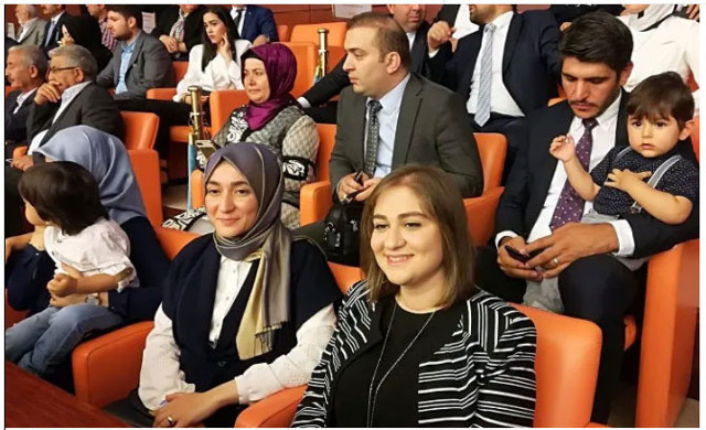 Cumhurbaşkanı Yardımcısı Fuat Oktay evleniyor nişan yüzüklerini Erdoğan çifti taktı - Resim: 0