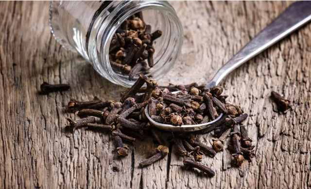 Sürün saçınız fışkırsın İşte saç dökülmesine meydan okuyan kür tarifi - Resim: 1