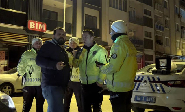 Alkollü sürücü polise yalvardı: Yarın akşam umreye gideceğim bana bunu yapma - Resim: 0