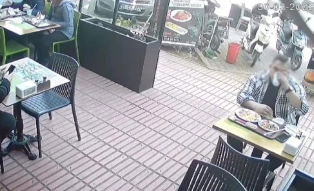 Bir güzel yedi içti kasaya gelince bakın ne dedi! Çalışanlar isyan etti: Bizi böyle kandırmasınlar - Resim: 0