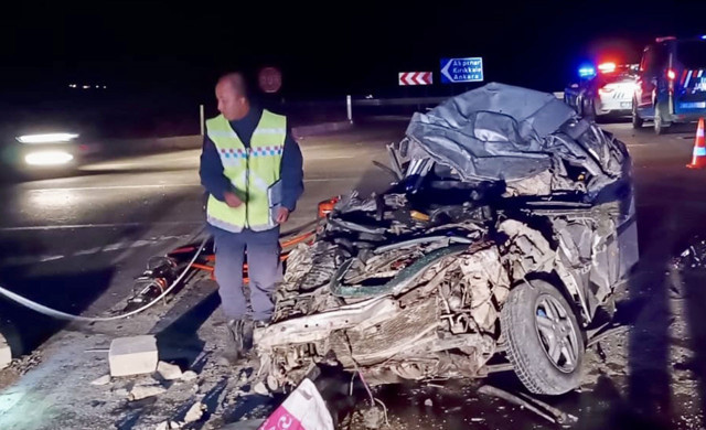 Kırşehir'de korkunç kaza! Ölenler ve yaralılar var - Resim: 0