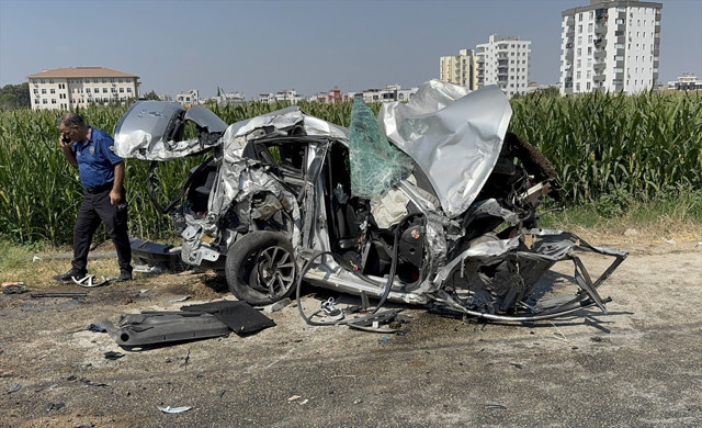 Adana'da tanker ışıklarda bekleyen araçlara çarptı - Resim: 1